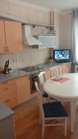 2-к. квартира, 76 м², 4/17 эт.