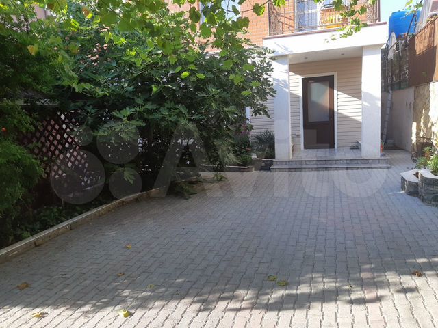 Комната 25 м² в 1-к., 1/2 эт.