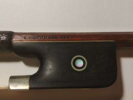 Смычек виолончельный.Мастер E.Herrmam.Материал:Бра