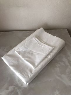 Отрезы белой ткани