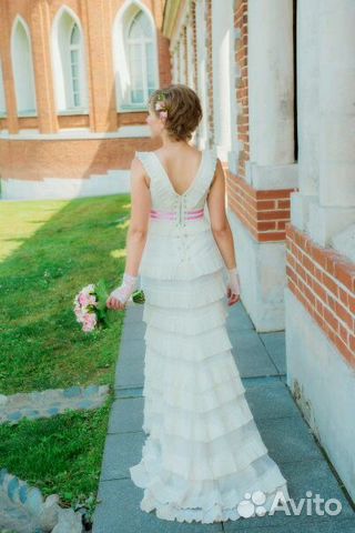 Свадебное платье и меховая шубка