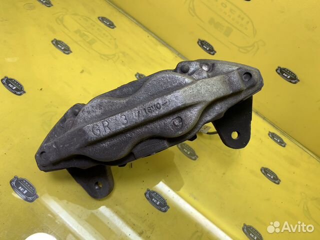 Супорт правый toyota sequoia 2008-2017 tundra