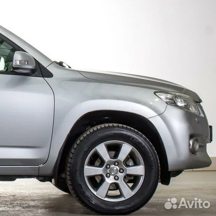 Крыло переднее правое в цвет Toyota Rav4 3 XA30