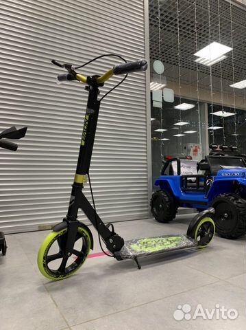 Самокат с ручным тормозом Novatrack Polis 230’