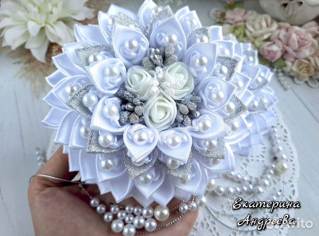 Белые банты для волос на 1 сентября