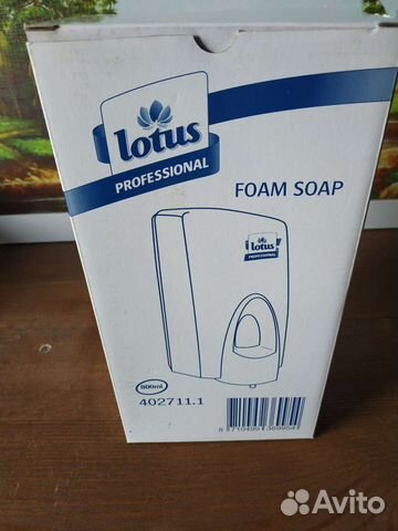 Диспенсер для жидкого мыла Lotus