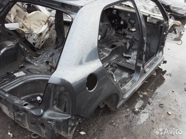 Крыло заднее правое 5J6809606C Skoda Fabia (MK1)