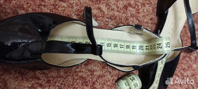 Очень много обуви для бальных танцев