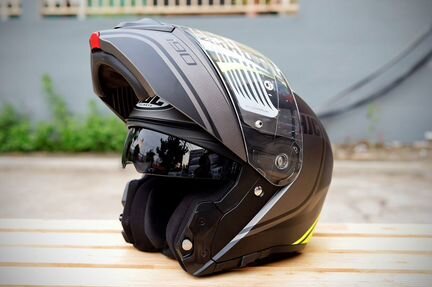 Новые шлемы HJC i90