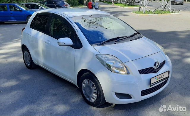 Toyota Vitz 1.0 CVT, 2009, 99 000 км