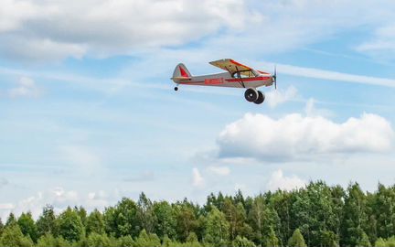 Конструктор самолёта Piper super cub Pa-18