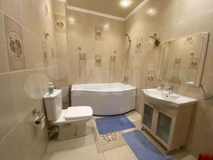 2-к. квартира, 70 м², 3/6 эт.