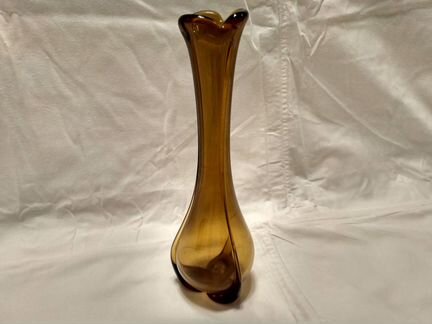 Интерьерная ваза. Гутное стекло. Для одного цветка