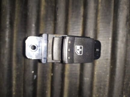 Кнопка стеклоподъемника задняя Ssangyong Kyron