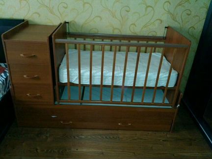 Детская кроватка