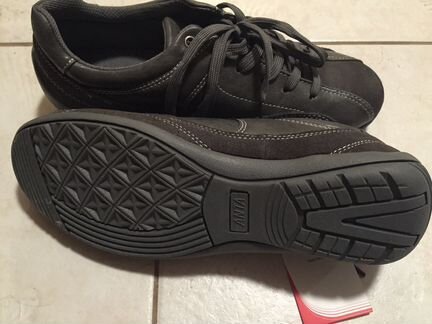 Новые кроссовки р.39