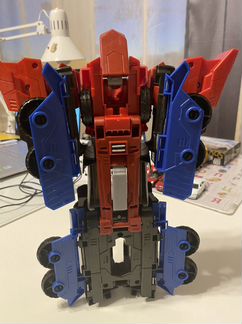 Трансформер Оптимус Прайм