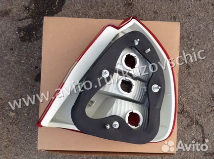 Фонарь задний Митсубиси Каризма