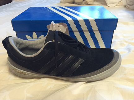 Кроссовки Адидас