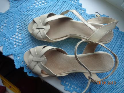 Босоножки р.42
