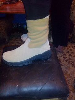 Сапоги женские светло-бежевые р39/40