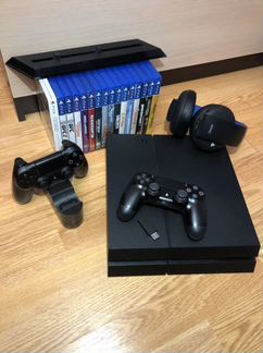 Продам комплект Sony PS4