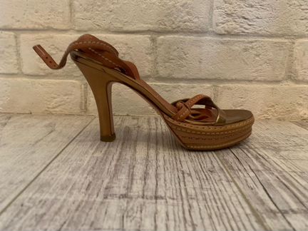 Босоножки Prada