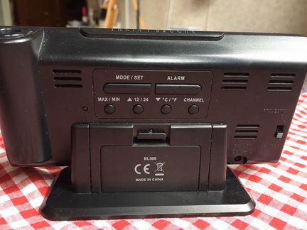 Часы электронные с проекцией на потолок