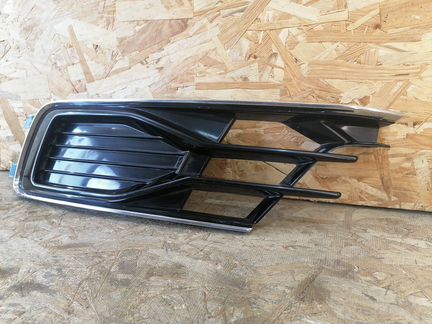 Решетка в бампер лев. Audi A6 C7 рестайлинг