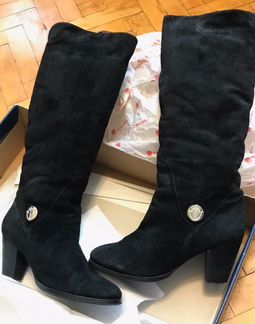 Продам женские сапоги