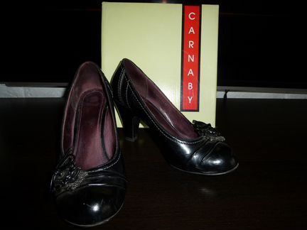 Туфли carnaby 40 р