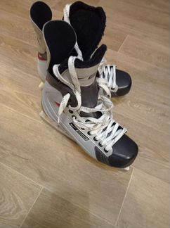 Коньки Bauer Speed Vapor 45RUS 30см