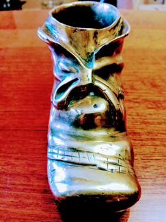 Старинная, антикварная пепельница башмак