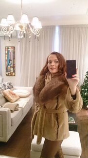 Шуба из стриженной норки воротник лиса