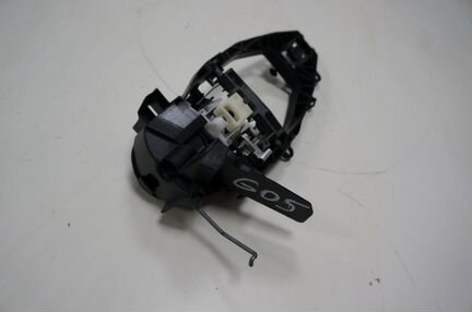 BMW G05 рамка ручки водительской двери с личинкой