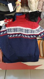 Свитер с оленями реглан