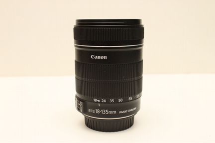 Canon EF-S 18-135mm f/3.5-5.6 IS