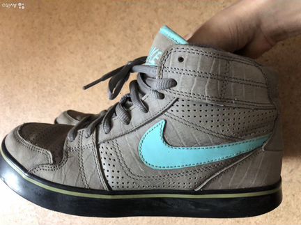 Кроссовки Nike