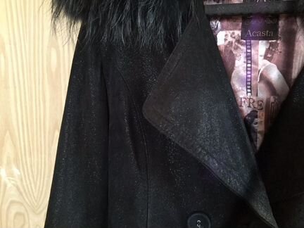 Пальто кожа с мехом р. 40-42. Цвет чёрный. Демисез