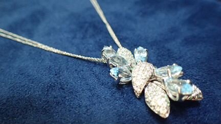 Золотой кулон с топазами Giovanni Ferraris