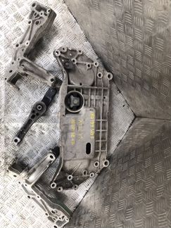 Передний подрамник Фольксваген Гольф 5 GTI