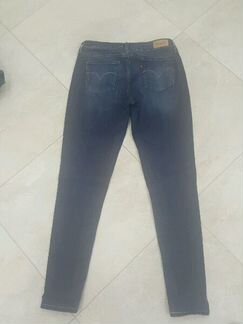 Джинсы Levis