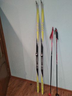 Лыжи и лыжные ботинки