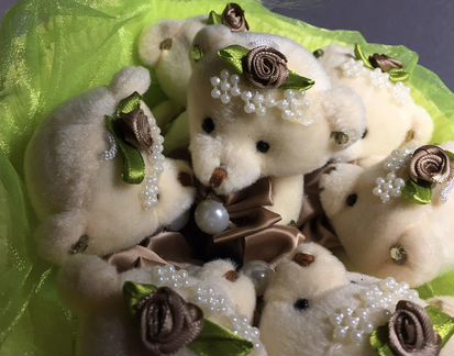 Букет с мишками оригинального цвета