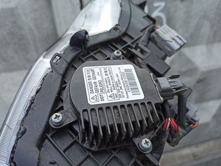 Фара правая ксенон Subaru XV 2013-2017 износ 10