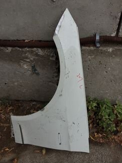 Крыло левое на мерседес 207 б/у оригинал