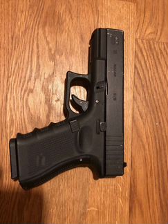Страйкбольный пистолет WE Glock 19
