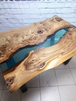 Стол река из капового карагача с эпоксидной смолой