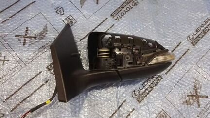 Toyota Auris 180 зеркало левое