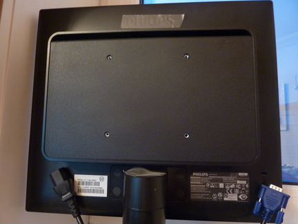 Монитор квадратный Philips 17S4LSB (2015 г.)
